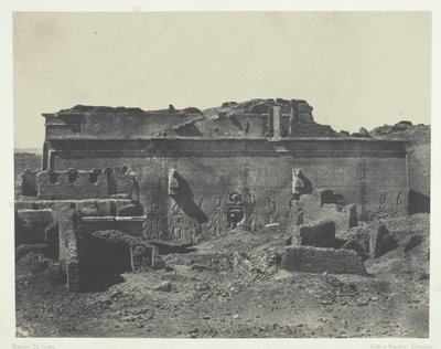 الواجهة الخلفية ، معبد دندرة توتريس الكبير ، صعيد مصر ، 184951 ، طبعت عام 1852. بواسطة ماكسيم دو كامب