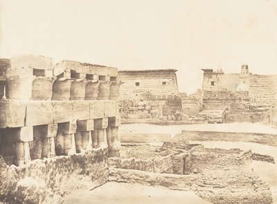 قصر وقرية الأقصر ، مأخوذة من الجنوب ، طيبة ، 1849-50. بواسطة ماكسيم دو كامب