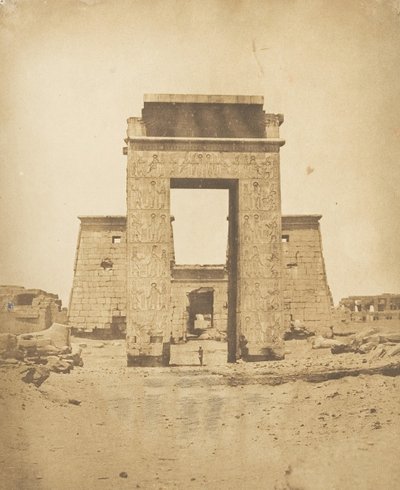 بروبيلون من معبد خونس ، في الكرنك ، طيبة ، 1849-50. بواسطة ماكسيم دو كامب
