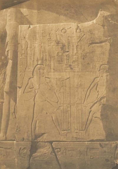 حصار تمثال أمنحتب الثالث المتآلف ، في طيبة ، تفاصيل المنحوتات ، 1849-50. بواسطة ماكسيم دو كامب