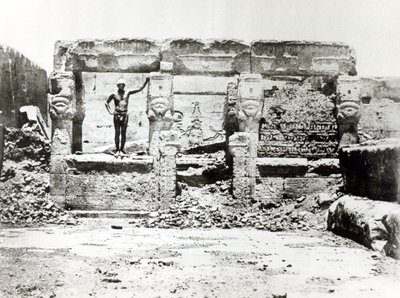 معبد حتحور بدندارة ، 28 مايو 1850 بواسطة ماكسيم دو كامب