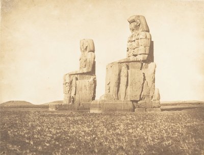 منظر للتمثالين العملاقين لـ Amenopheum ، في طيبة ، 1849-50. بواسطة ماكسيم دو كامب