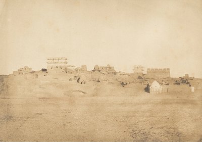 منظر لجزء من قرية الأقصر ، طيبة ، 1849-50. بواسطة ماكسيم دو كامب