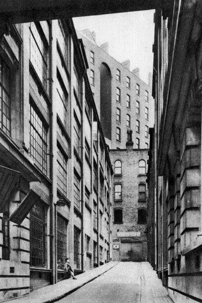 شارع نيوكاسل ، لندن ، 1926-1927. بواسطة ماكليش