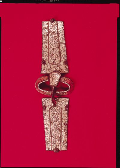 إبزيم الحزام ، من المقبرة في Escolives-Sainte-Camille ، Yonne (silver) بواسطة الميروفنجية