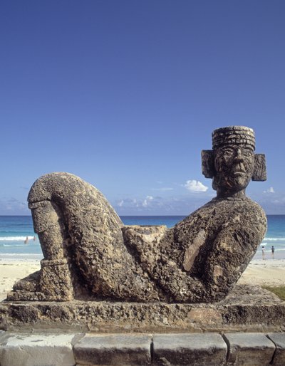 نسخة من تمثال تشاك مول من تشيتشن إيتزا ، يوكاتان ، c.987-1185 قبل الميلاد (الحجر الجيري) بواسطة المدرسة المكسيكية