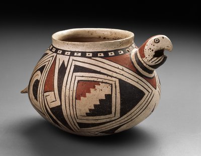 سلطانية مكاو من موغولون ، فترة تارديو ، 1300-50 (آنية فخارية بطلاء متعدد الألوان) بواسطة المدرسة المكسيكية