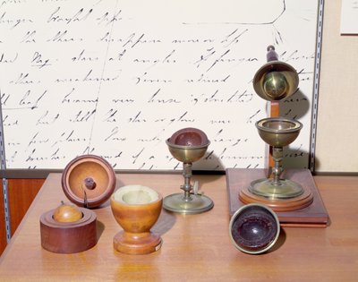 مكثف فاراداي الكروي، حوالي عام 1837 (وسائط مختلطة) بواسطة مايكل فاراداي