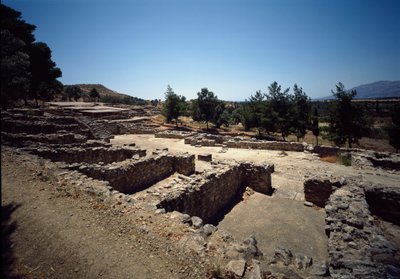 الحضارة المينوية: منظر لأطلال موقع آغيا تريادا ، 2000-1400 قبل الميلاد. بواسطة مينوان