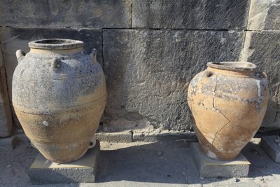 موقع مينوان الأثري لفيستوس. بيثوي كبير (جرة تخزين) ، وجدت من قبل المحكمة المركزية. كريت. بواسطة مينوان