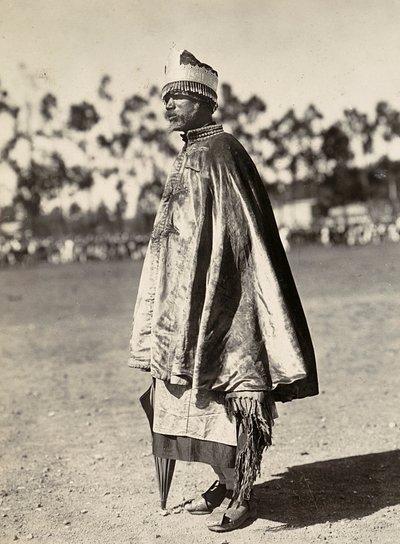 "بناء إمبراطورية" في العصر الفاشي: كاهن قبطي ، 09/05/1936 (b / w photo) بواسطة موديستينو بالدينيتي