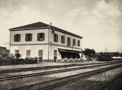 "بناء إمبراطورية" في العصر الفاشي: محطة سكة حديد أسمرة ، 09/05/1936 (b / w photo) بواسطة موديستينو بالدينيتي