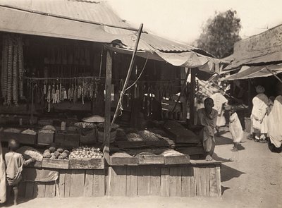 "بناء إمبراطورية" في العصر الفاشي: متجر أصلي في شيرين ، 09/05/1936 (صورة بالأبيض والأسود) بواسطة موديستينو بالدينيتي
