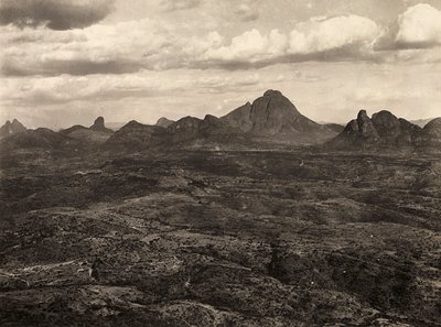 "بناء إمبراطورية" في العصر الفاشي: جبال أدوا ، إثيوبيا ، 09/05/1936 (b / w photo) بواسطة موديستينو بالدينيتي