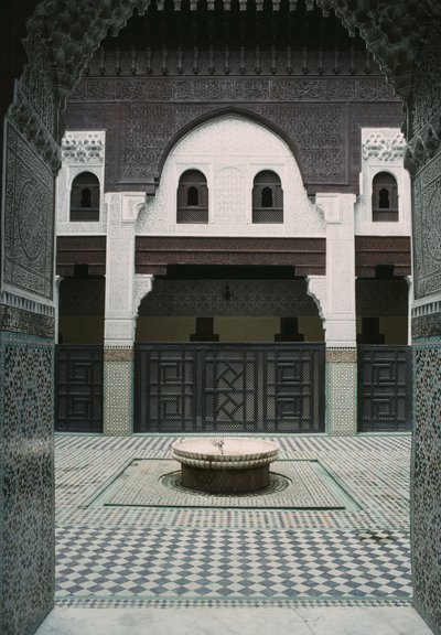 Madrasa Bou Inamia, courtyard  بواسطة المدرسة المغربية