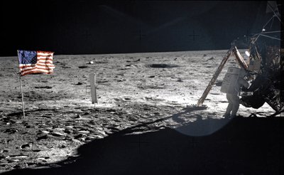 أبولو 11 - ناسا ، 1969. بواسطة صور وكالة ناسا