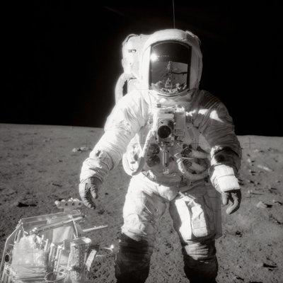 أبولو 12 - ناسا ، 1969. بواسطة صور وكالة ناسا