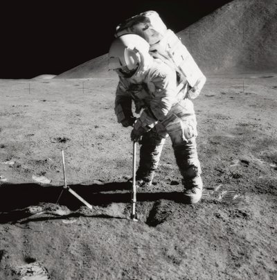 أبولو 15 - ناسا ، 1971. بواسطة صور وكالة ناسا