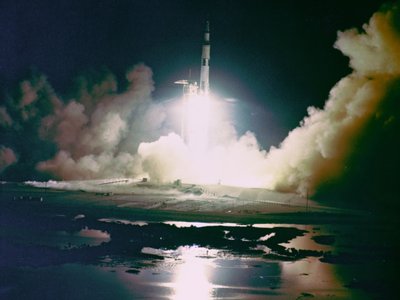 أبولو 17 - ناسا ، 1972. بواسطة صور وكالة ناسا