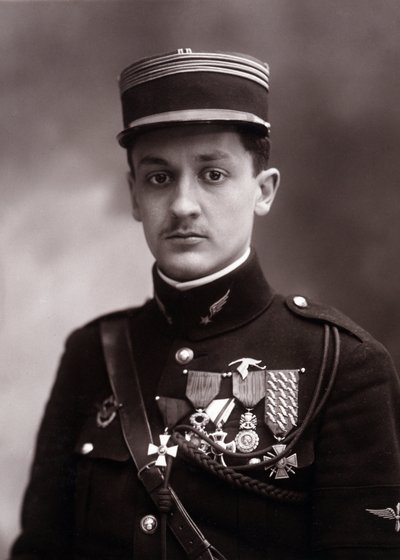صورة لجورج جينيمر (1894-1917) ، طيار حربي فرنسي توفي في الحرب العالمية الأولى 1914-1918 (صورة) بواسطة نادار