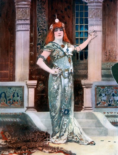 سارة برنهاردت مثل Isolde ، c1902. بواسطة نادار