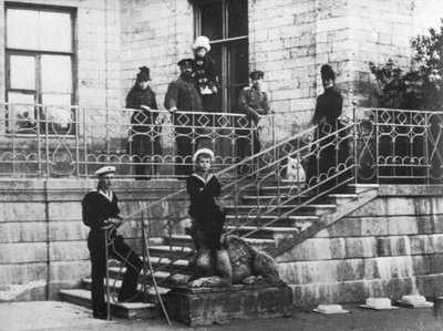 القيصر ألكسندر الثالث من روسيا مع عائلته ، c1886 بواسطة نادار
