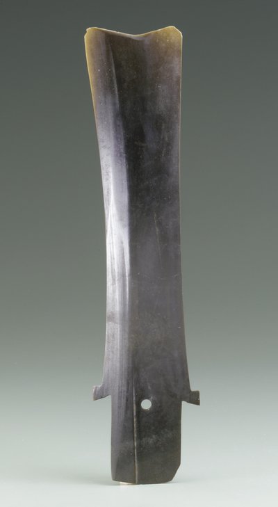 سكين الحصاد (hu) ، ثقافة Qijia ، c.2500-2000 قبل الميلاد (اليشم) بواسطة المدرسة الصينية في العصر الحجري الحديث