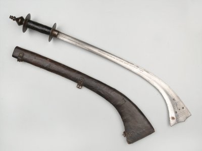 Kora sword and scabbard بواسطة المدرسة النيبالية