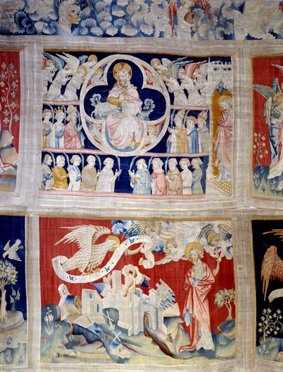 ستارة الوحي (1373-1383) ، ن. 13: الله والحمل رمز المسيح. أدناه ، ن. 20 ، الملائكة الثلاثة يحررون القوى. نسيج لنيكولاس باتاي (1330-1405) بواسطة نيكولاس باتايل