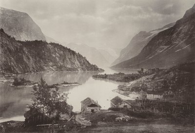 منظر لبحيرة Loen ، Nordfjord (صورة b / w) بواسطة مصور نرويجي