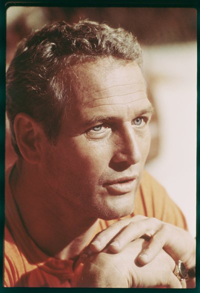 بول نيومان في موقع تصوير فيلم The Towering Inferno بواسطة أورلاندو سويرو