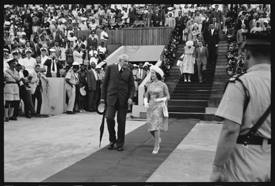 الأميرة مارجريت ورئيس الوزراء بوستامانتي يحتفلان باستقلال جامايكا عام 1962 (صورة b / w) بواسطة أورلاندو سويرو