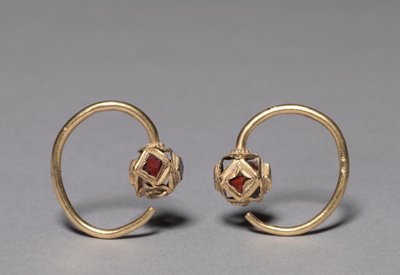 القرط ، 400 ثانية بواسطة القوط الشرقي