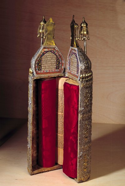 الفن العثماني (إسرائيل): Rouleau of the Thora وقضيتها بواسطة المدرسة العثمانية