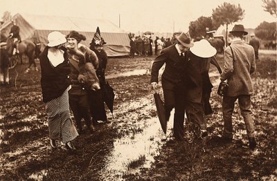 الضيوف في احتفالات مطاردة الثعالب في كابانيل ، بالقرب من روما ، 22/02/1915 (b / w photo) بواسطة باولو لوتشيسي