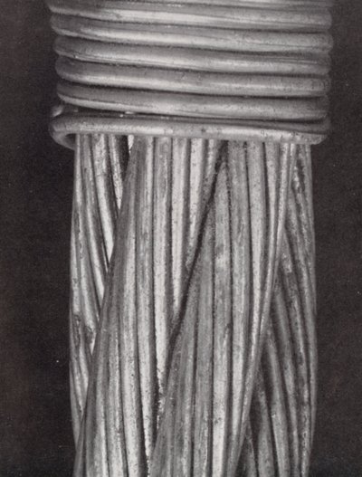 قطعة من حبل فولاذي (صورة فوتوغرافية ثنائية اللون) بواسطة بول هينينج