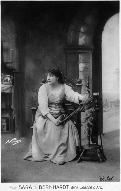 هنرييت روزين برنارد الملقب بسارة برنارد (1844-1923) بدور "جان دارك" لجول باربييه بواسطة بول نادر