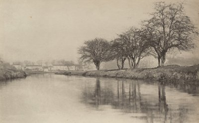 القرية بجوار النهر، 1890-1891، طُبع عام 1893 (صورة فوتوغرافية) بواسطة بيتر هنري ايمرسون