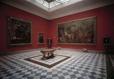 Hall of the museum presenting Henri IV at the Battle of Ivry and Triumphal Entree of Henry IV in Paris by Rubens بواسطة بيتر بول روبنز
