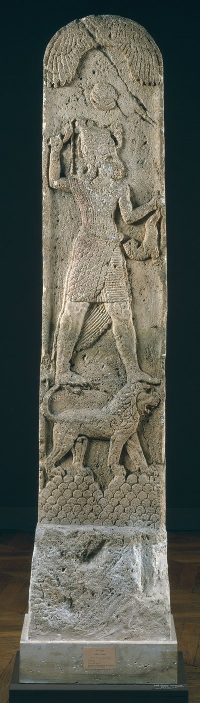 لوحة نذرية تصور إله يقف على أسد ، من أمريث ، c.550 قبل الميلاد (الحجر الجيري) بواسطة المدرسة الفينيقية