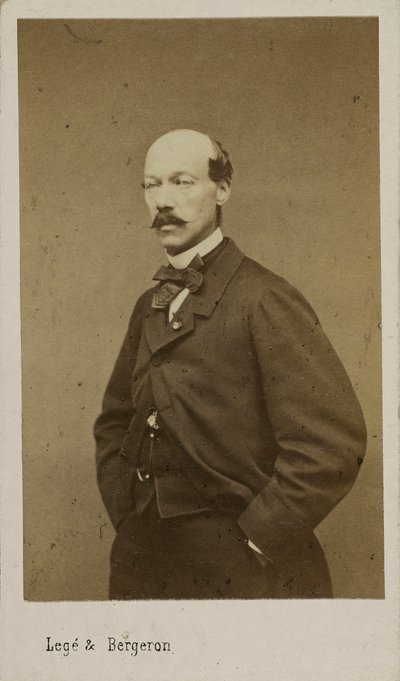 صورة للمؤلف ألكسندر باتا 1816-1902 ، ج. 1880. بواسطة استوديو الصور Legé and Bergeron.