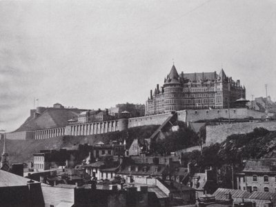 القلعة والقلعة من مدينة لوار ، كيبيك (b / w photo) بواسطة المصور كندي