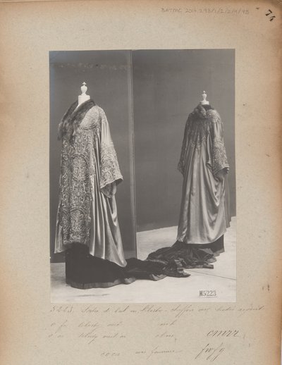 Album Page: House of Worth, Sortie de Bal بواسطة مصور فوتوغرافي فرنسي