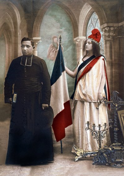 رمز الفصل بين الكنيسة والدولة في عام 1905 ، رسم توضيحي من عام 1907 (صورة ملونة) بواسطة مصور فوتوغرافي فرنسي