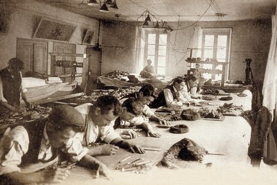 مصنع أوبيسون للنسيج ، فرنسا ، ج. 1900 (b / w photo) بواسطة مصور فوتوغرافي فرنسي