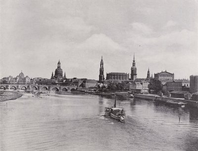 البلدة القديمة من Marienbrucke (b / w photo) بواسطة مصور فوتوغرافي ألماني