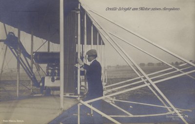 American aviator Orville Wright inspecting the engine of his aeroplane (b/w photo) بواسطة مصور فوتوغرافي ألماني