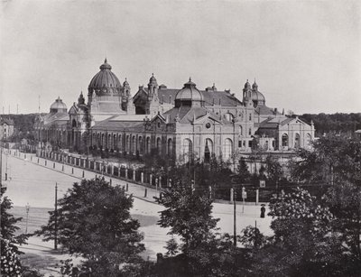 Ausstellungs-Gebaude (b/w photo) بواسطة مصور فوتوغرافي ألماني