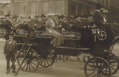 Charabanc ، برلين (b / w photo) بواسطة مصور فوتوغرافي ألماني
