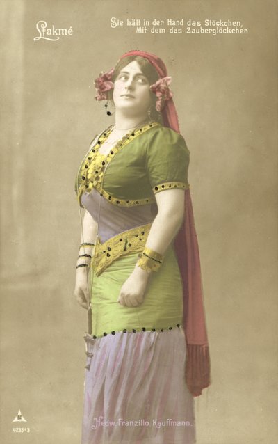 Hedwig Franzillo Kauffman بدور لاكمي (صورة ملونة) بواسطة مصور فوتوغرافي ألماني